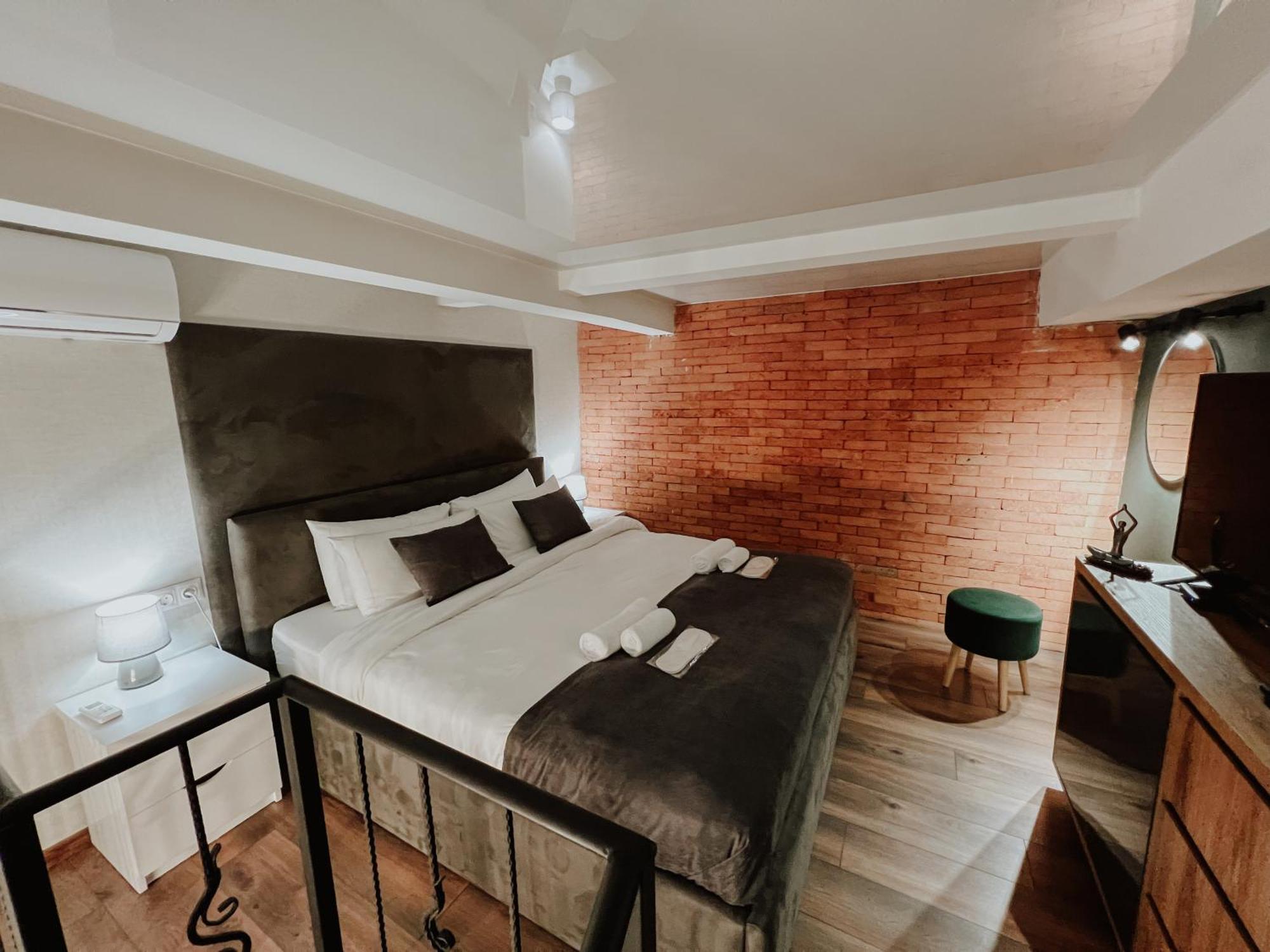 Luxury Duplex - Center Apartment *